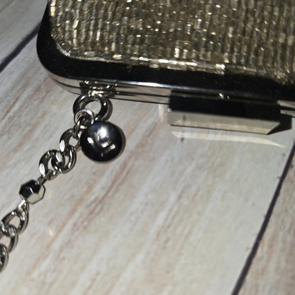 Liz Claibourne Beaded Elegant Evening Clutch - Picture 3 of 7